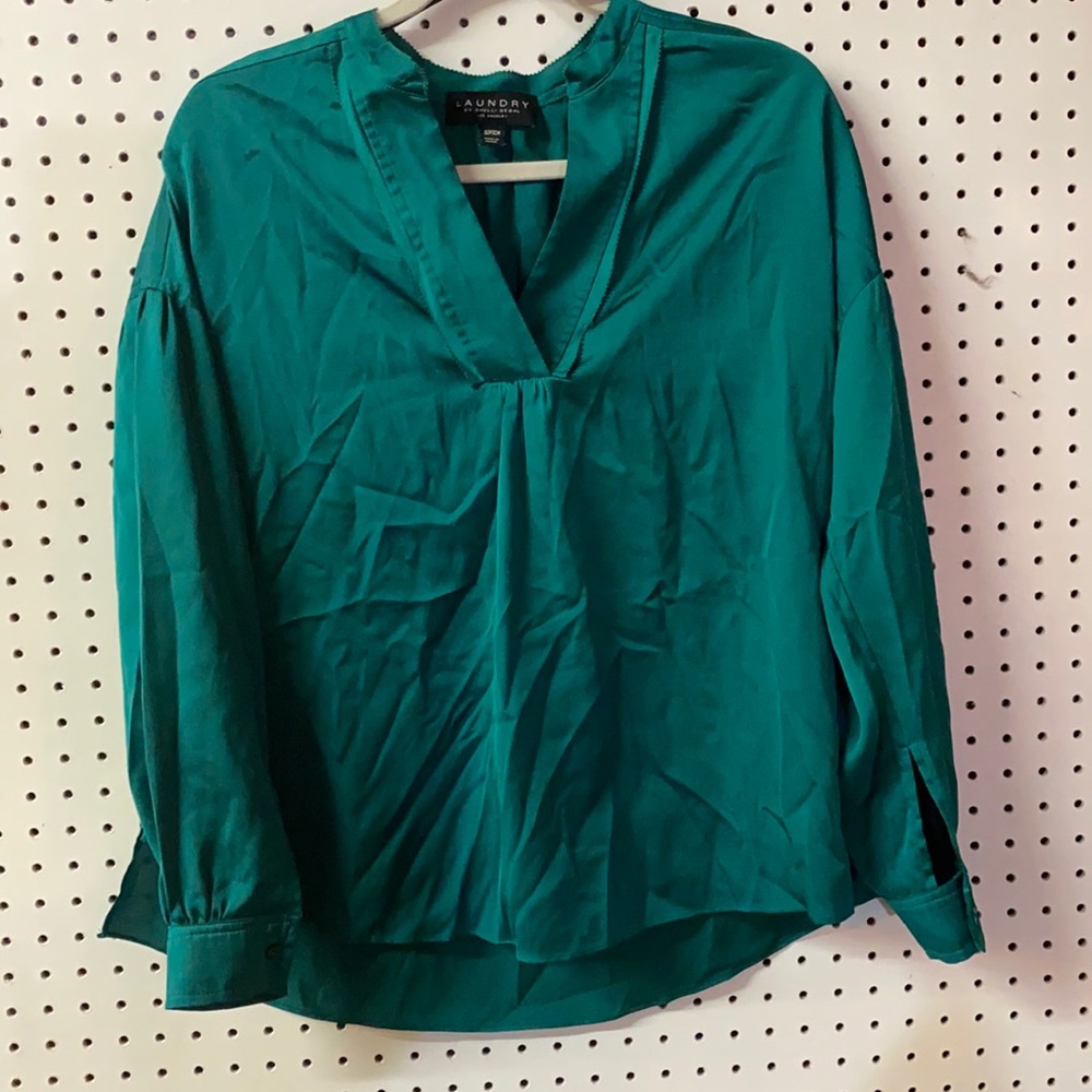 Laundry by Shelli Segal green long sleeve blouse